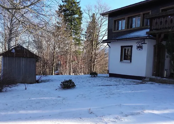 Willa Urocza بيت ضيافة *